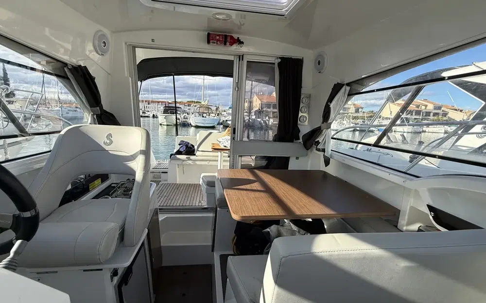 slider 10 Beneteau Antares 8 OB