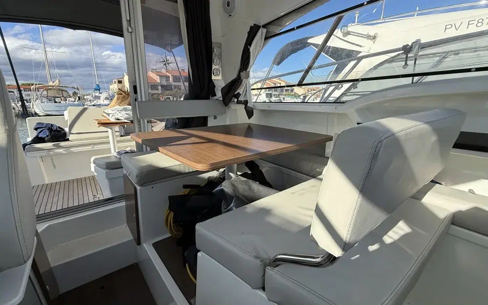 slider 12 Beneteau Antares 8 OB