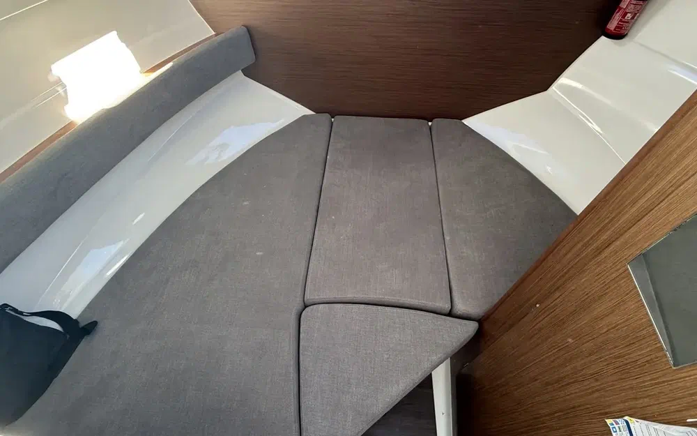 slider 19 Beneteau Antares 8 OB