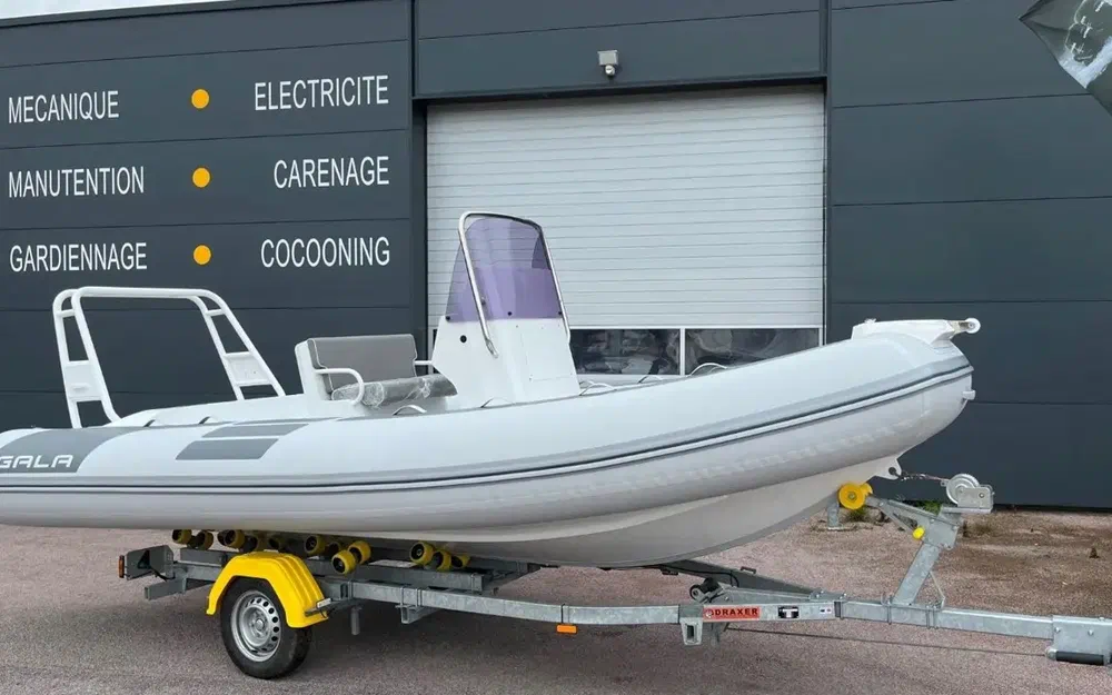 slider 1 Gala Boats V580 Deluxe