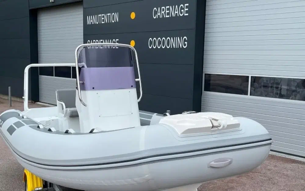 slider 3 Gala Boats V580 Deluxe