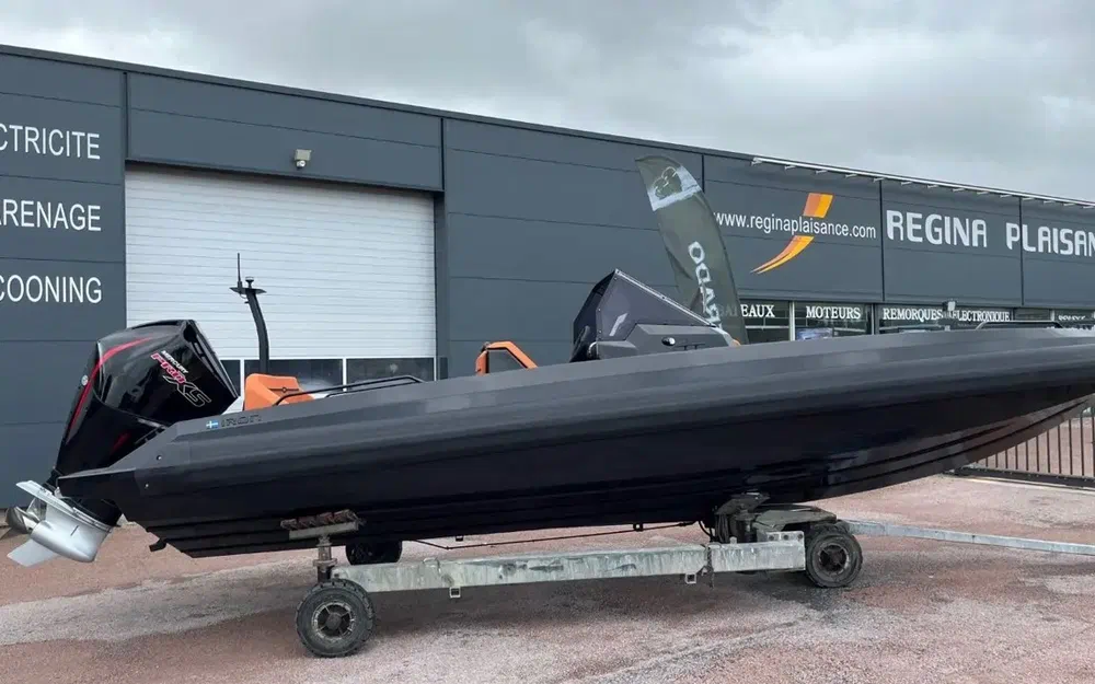 slider 0 Iron Boats 767