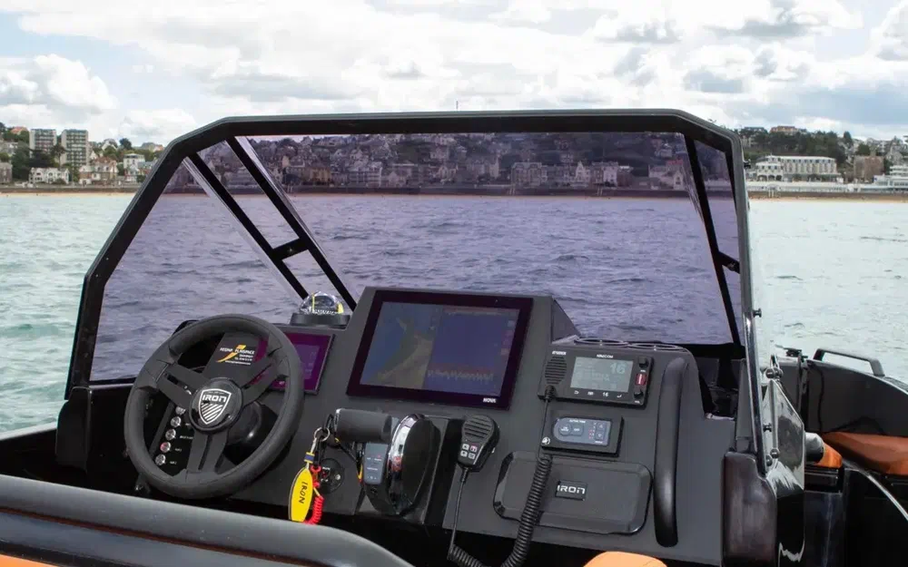 slider 3 Iron Boats 767