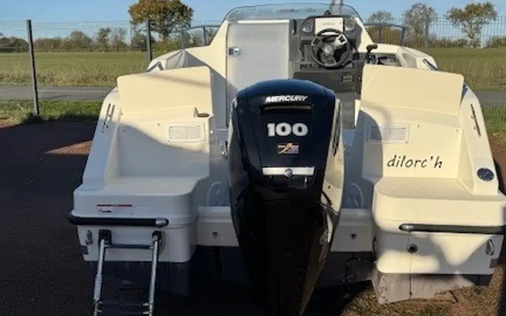 slider 2 Quicksilver Activ 555 Cabin