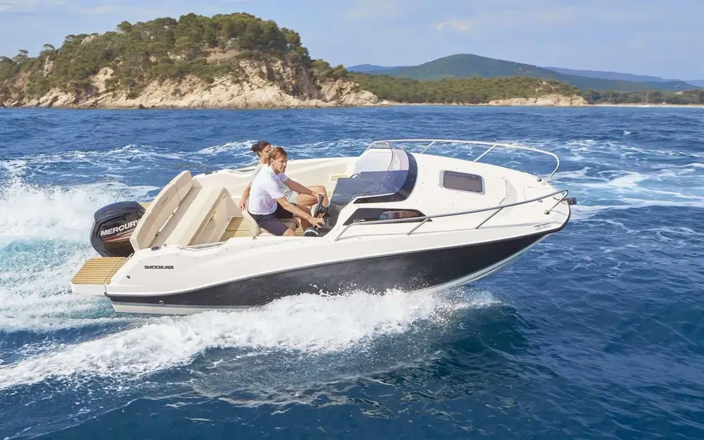 slider 4 Quicksilver Activ 555 Cabin