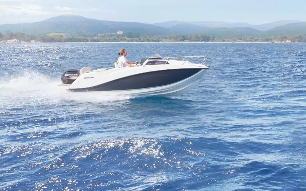 slider 5 Quicksilver Activ 555 Cabin