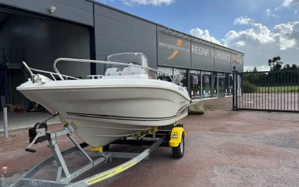 slider 3 Jeanneau Cap Camarat 4.7 CC