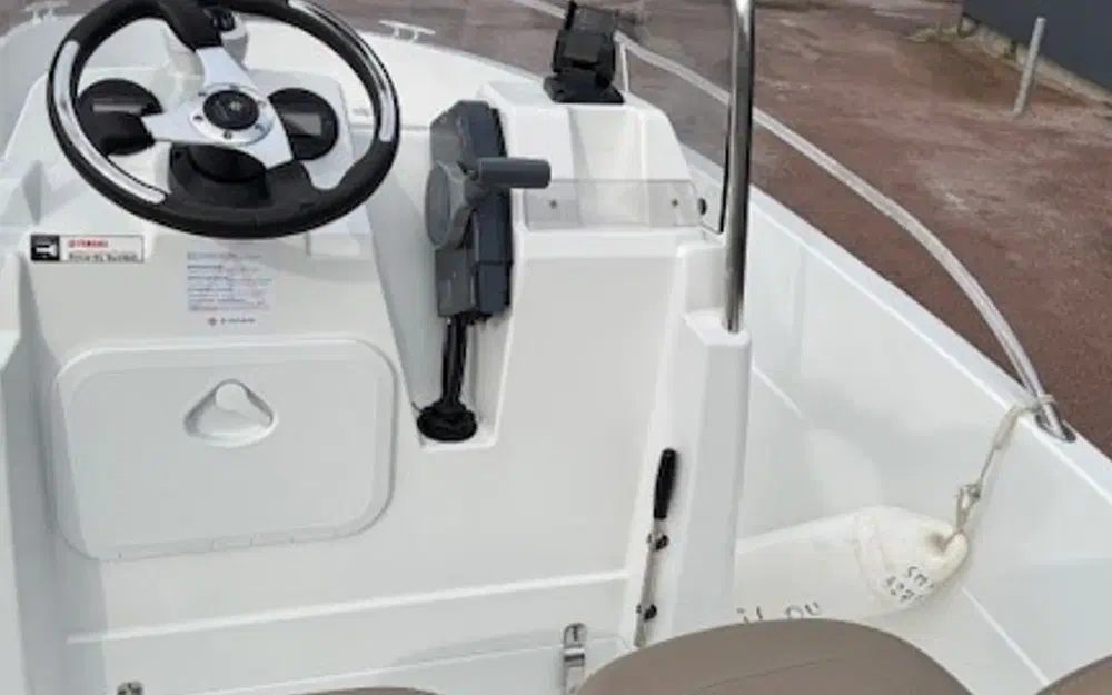 slider 5 Jeanneau Cap Camarat 4.7 CC