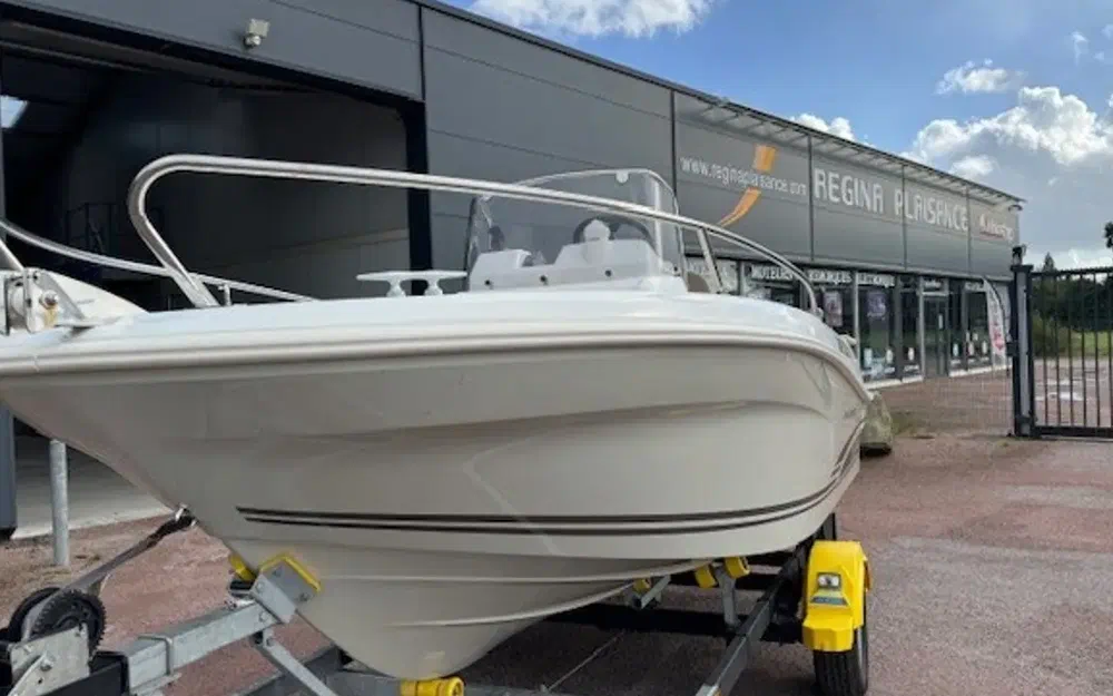 slider 8 Jeanneau Cap Camarat 4.7 CC