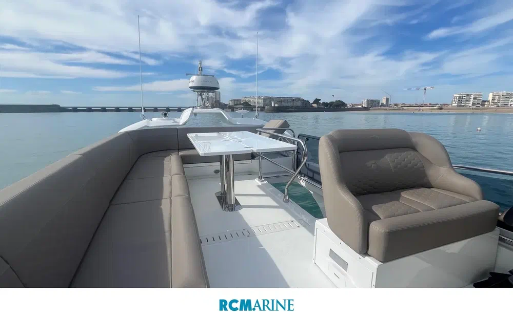 slider 6 Galeon 400 Fly