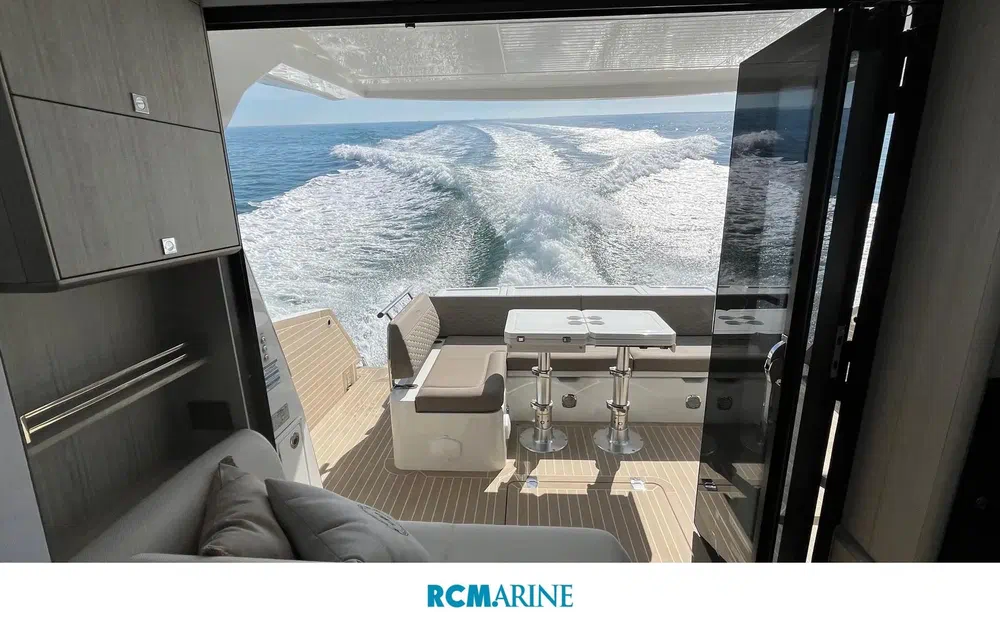 slider 7 Galeon 400 Fly