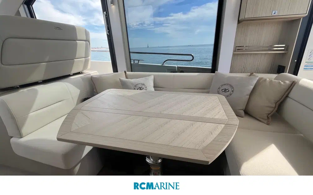 slider 8 Galeon 400 Fly