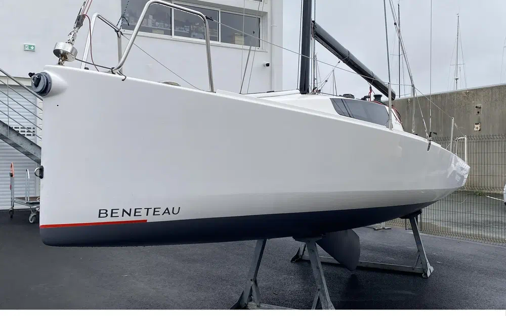 slider 11 Beneteau First 24