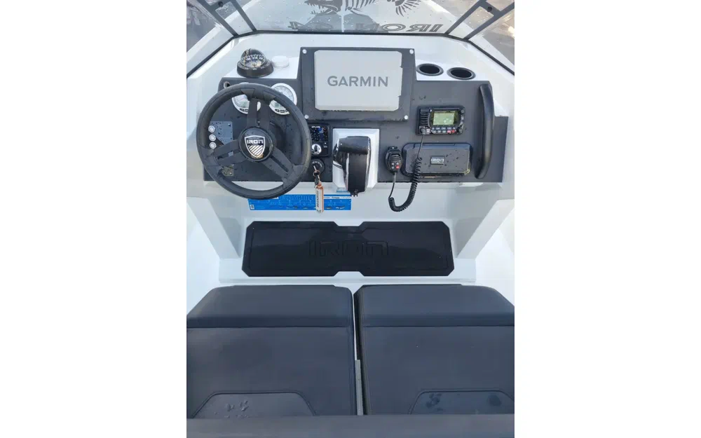 slider 9 Iron Boats 647