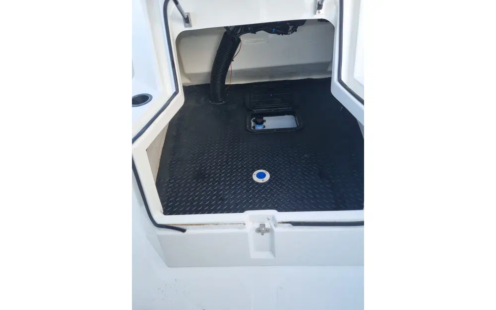 slider 5 Iron Boats 647