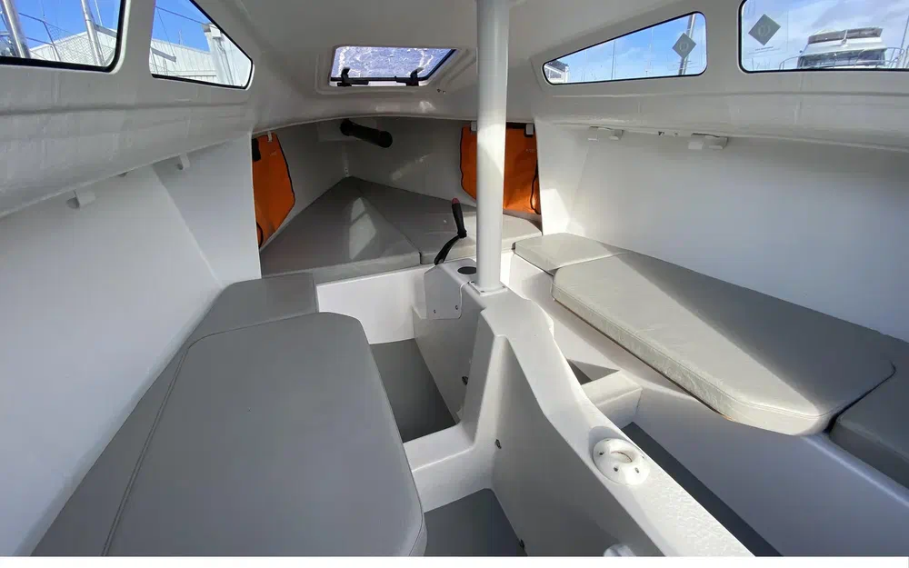 slider 2 Beneteau First 24