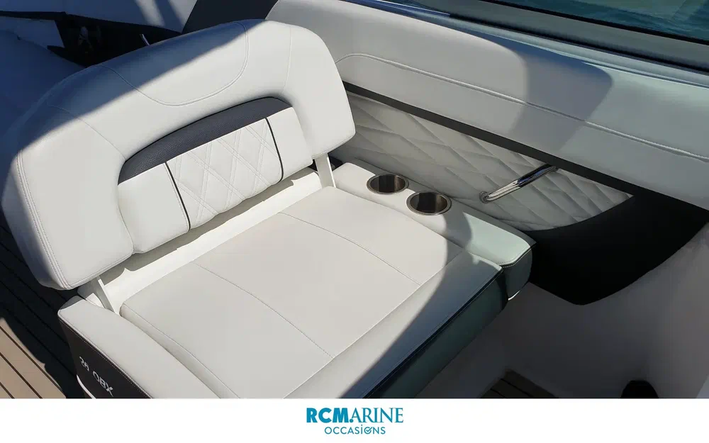 slider 10 Regal 26 Express