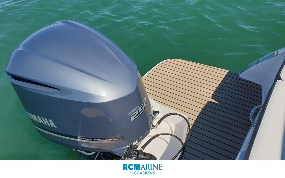 slider 18 Regal 26 Express