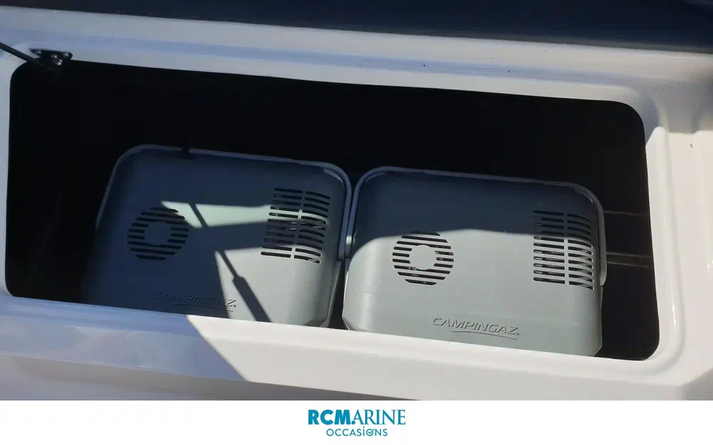 slider 21 Regal 26 Express