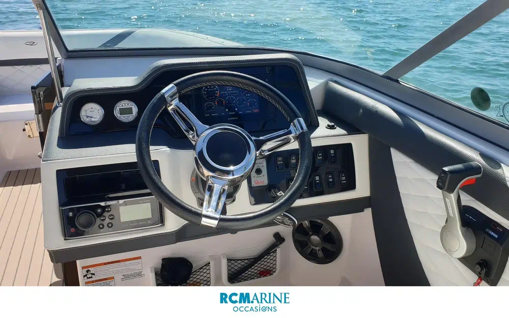 slider 7 Regal 26 Express