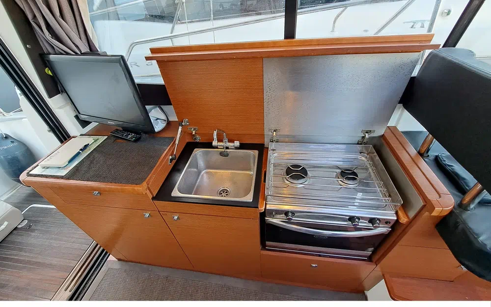 slider 11 Jeanneau NC 9