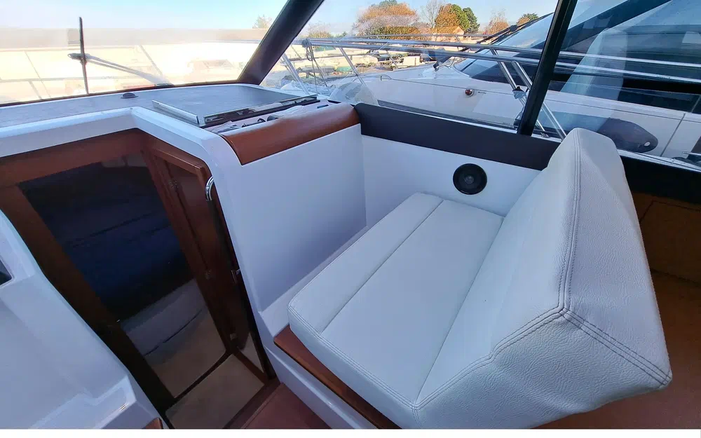 slider 14 Jeanneau NC 9