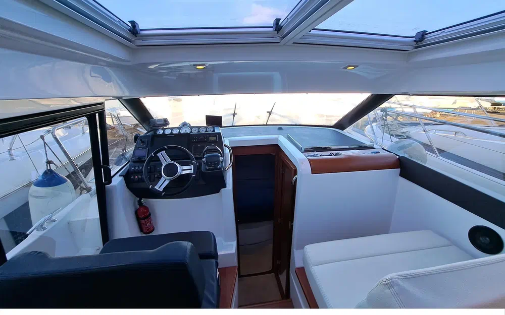 slider 15 Jeanneau NC 9