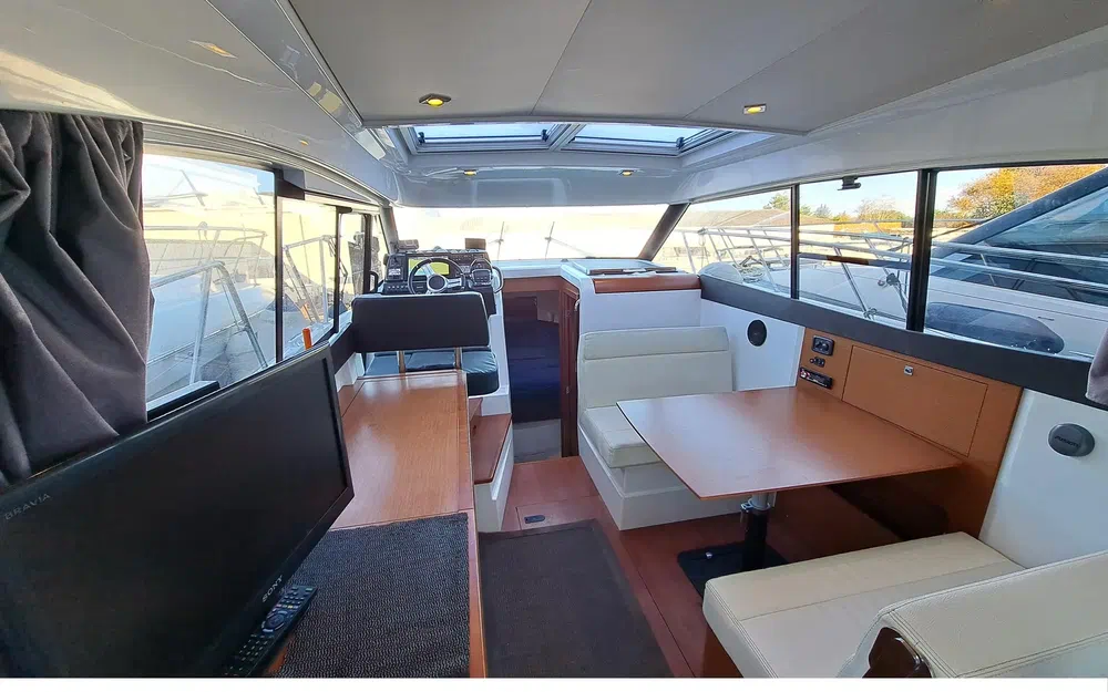 slider 8 Jeanneau NC 9