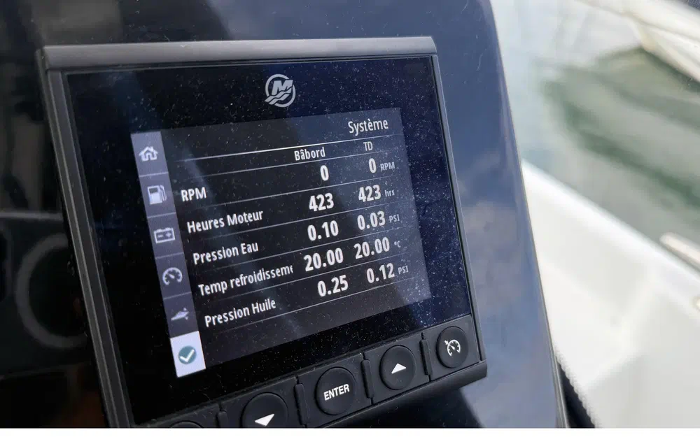 slider 10 Beneteau Antares 11