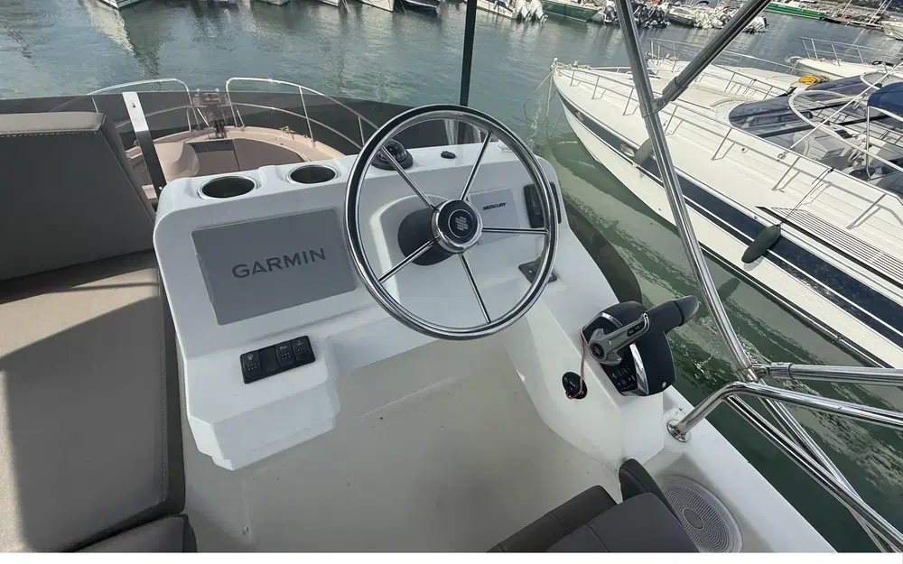 slider 7 Beneteau Antares 11 Fly