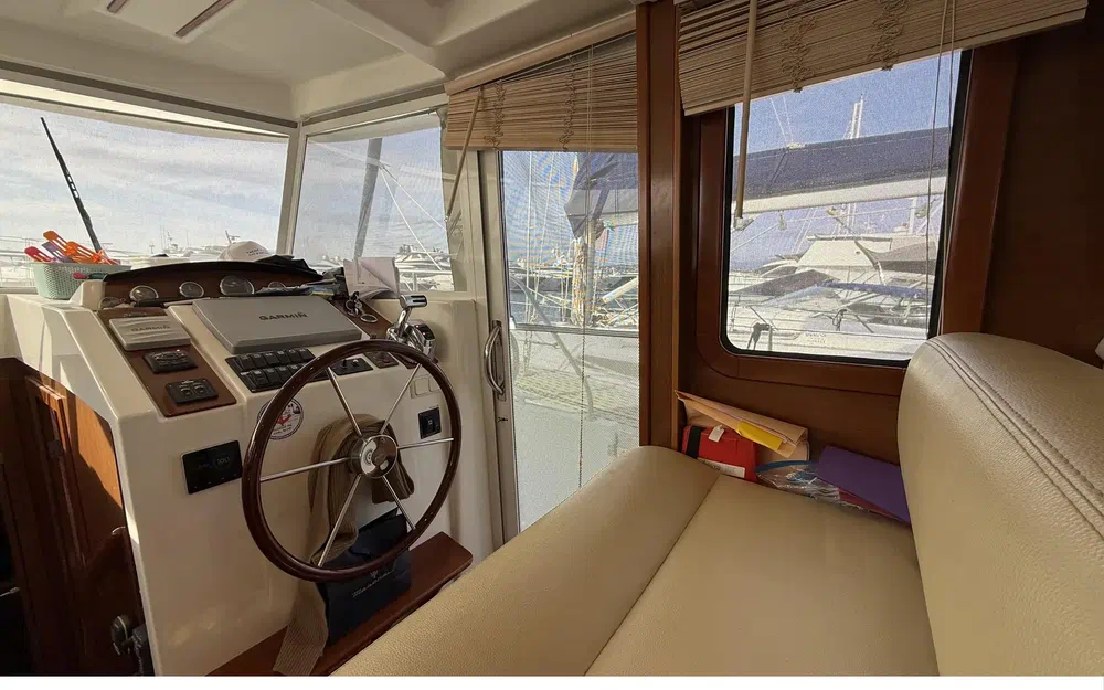 slider 10 Beneteau Swift Trawler 34 Fly