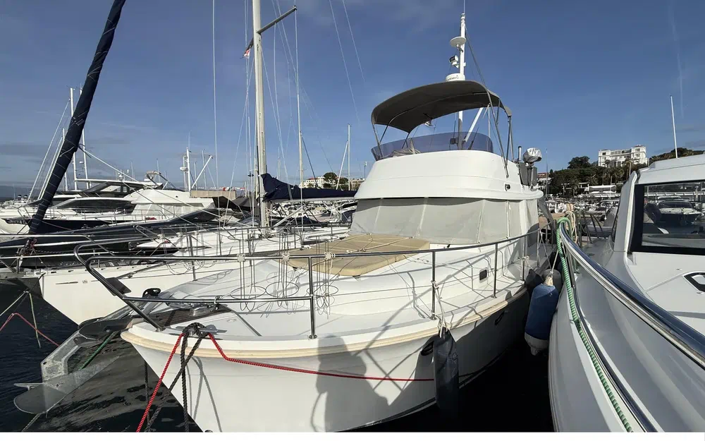 slider 2 Beneteau Swift Trawler 34 Fly