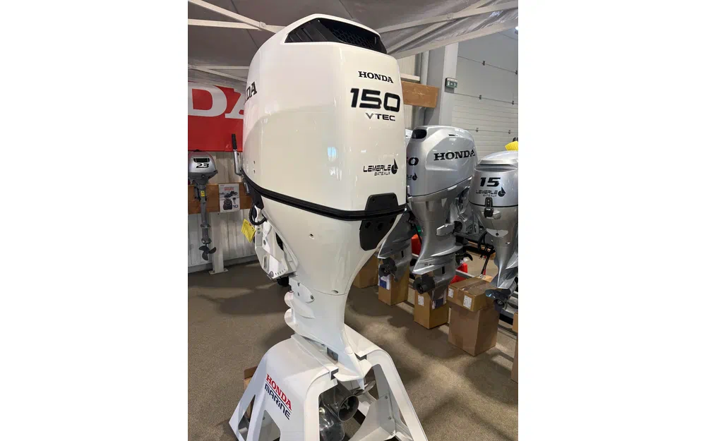 slider 3 Moteur 150 cv promo