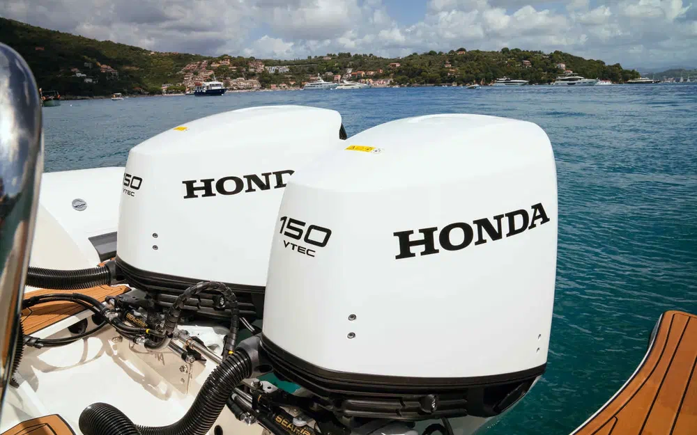 slider 7 Moteur 150 cv promo