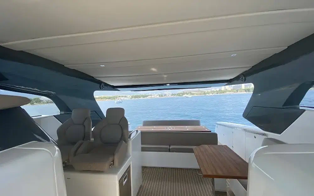 slider 12 Moomba Makai