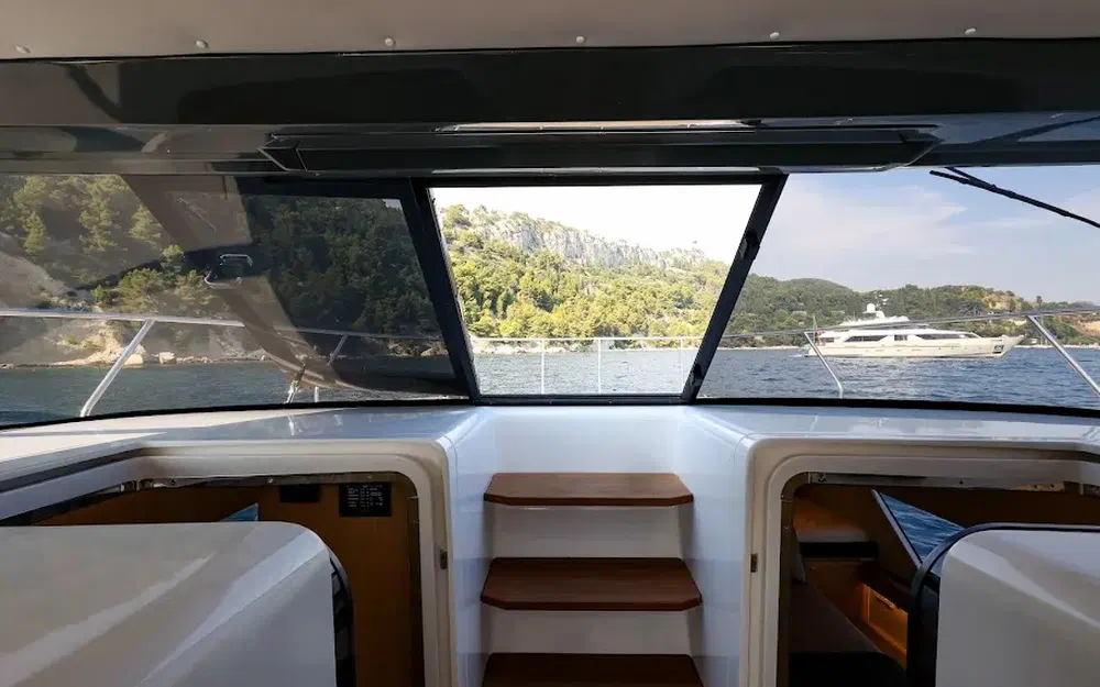 slider 19 Moomba Makai