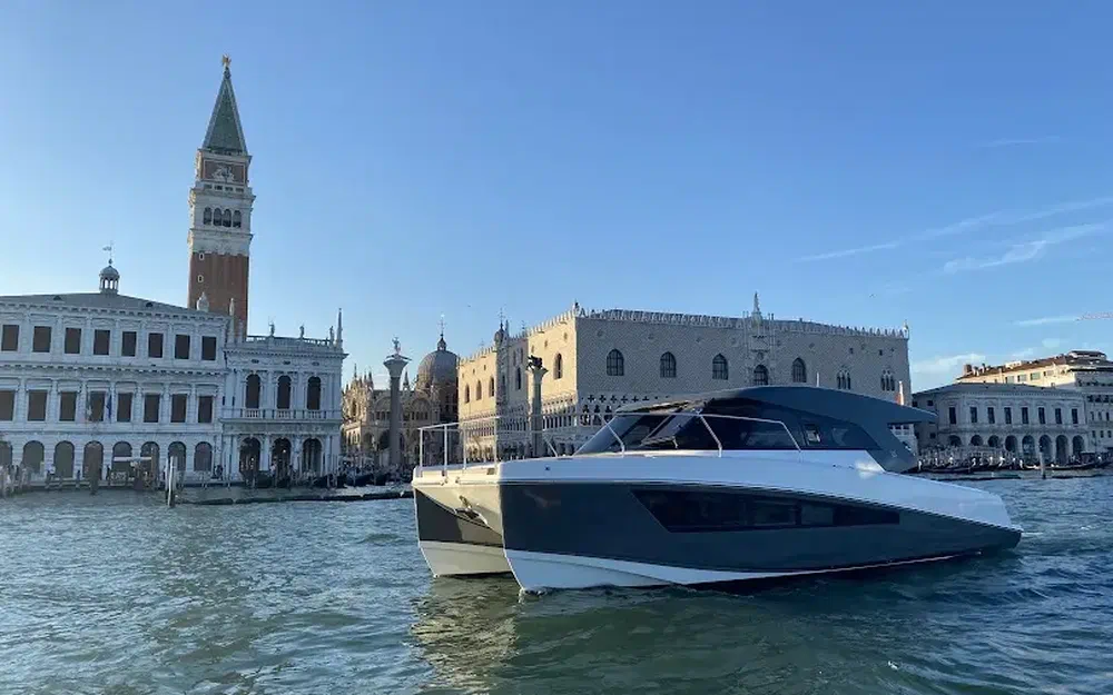 slider 3 Moomba Makai