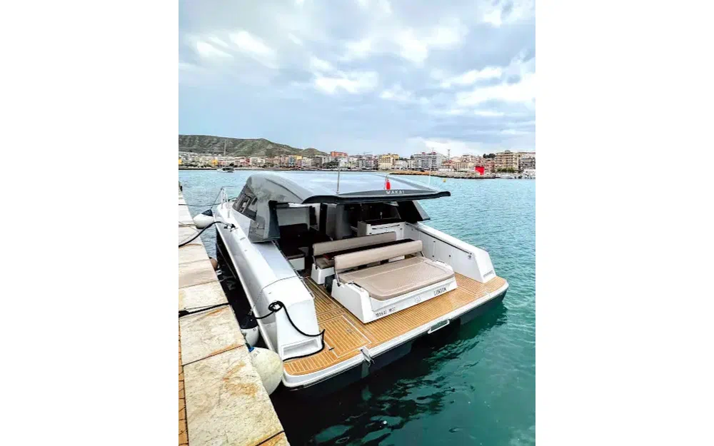 slider 7 Moomba Makai