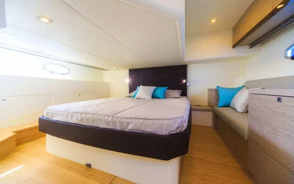 slider 3 Rio Yachts Sport Coupe 44