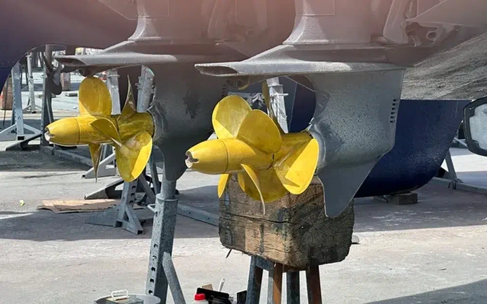 slider 8 Sealine F 34