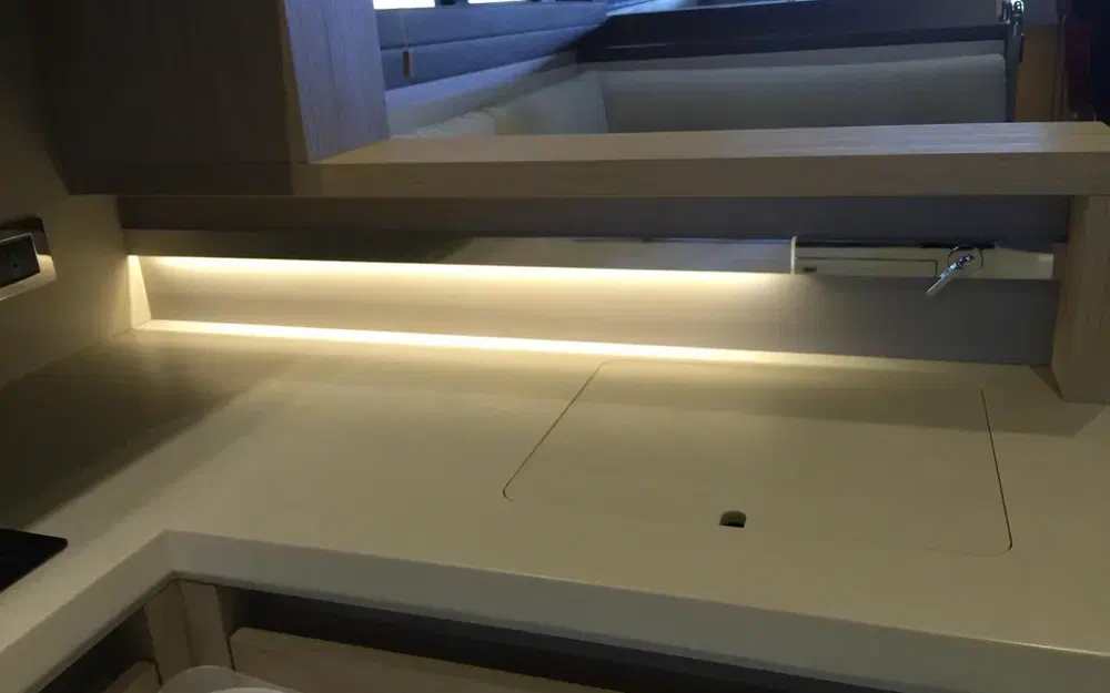 slider 43 Beneteau Monte Carlo 5 S