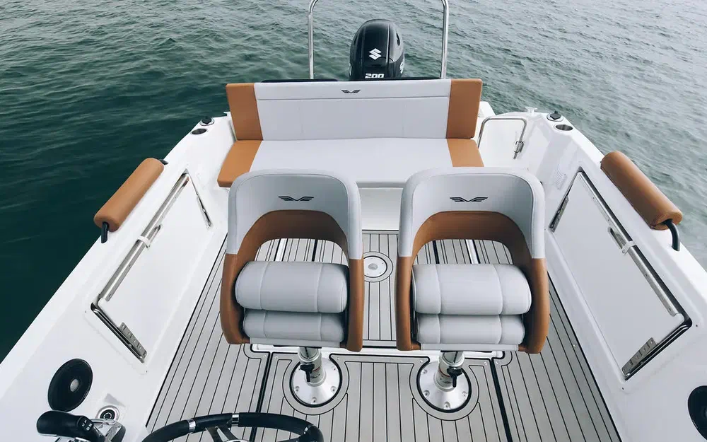slider 1 Beneteau Flyer 7 SPACEdeck