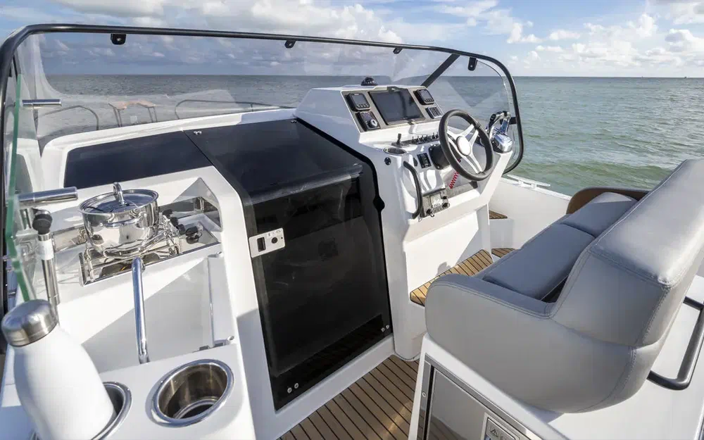 slider 2 Beneteau Flyer 9 Sundeck