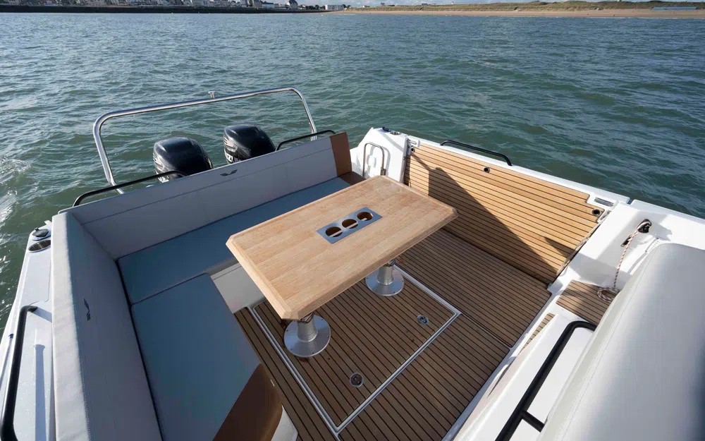 slider 3 Beneteau Flyer 9 Sundeck