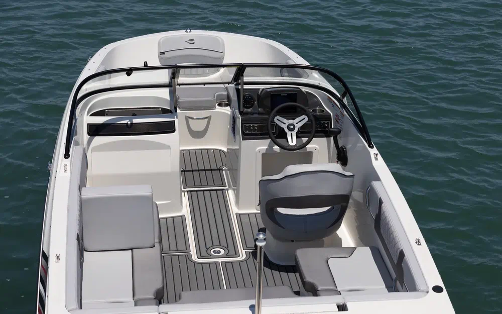 slider 3 Bayliner VR4 BOWRIDER OB