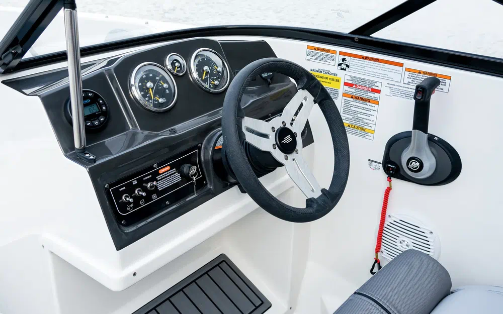 slider 6 Bayliner VR4 BOWRIDER OB