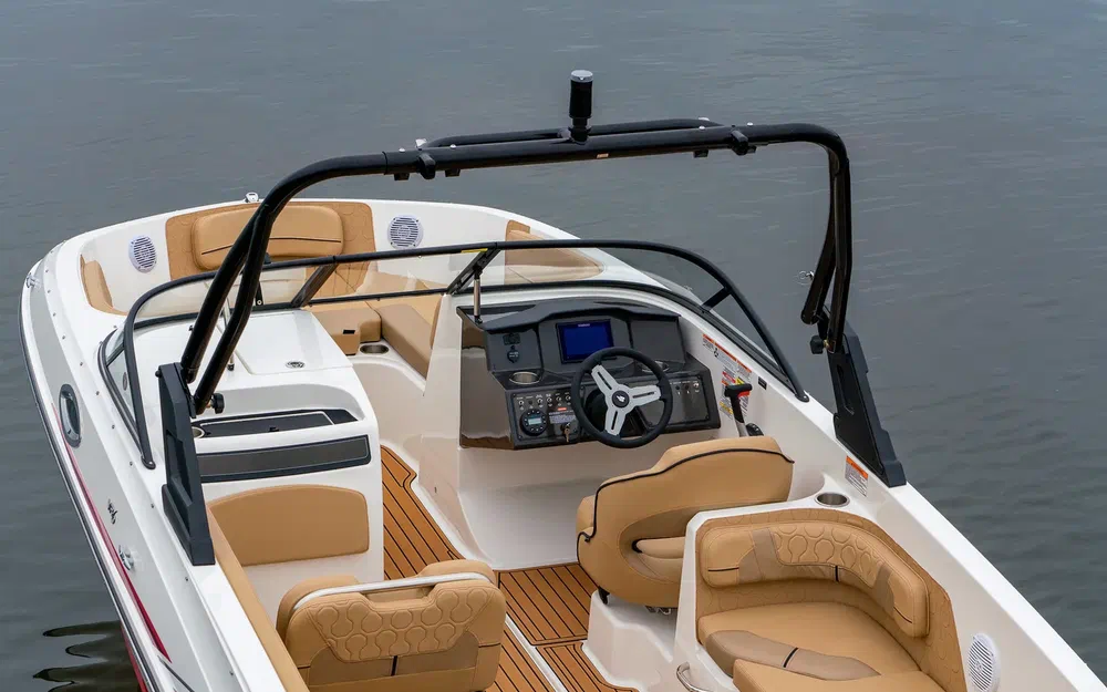 slider 4 Bayliner VR6 BOWRIDER OB