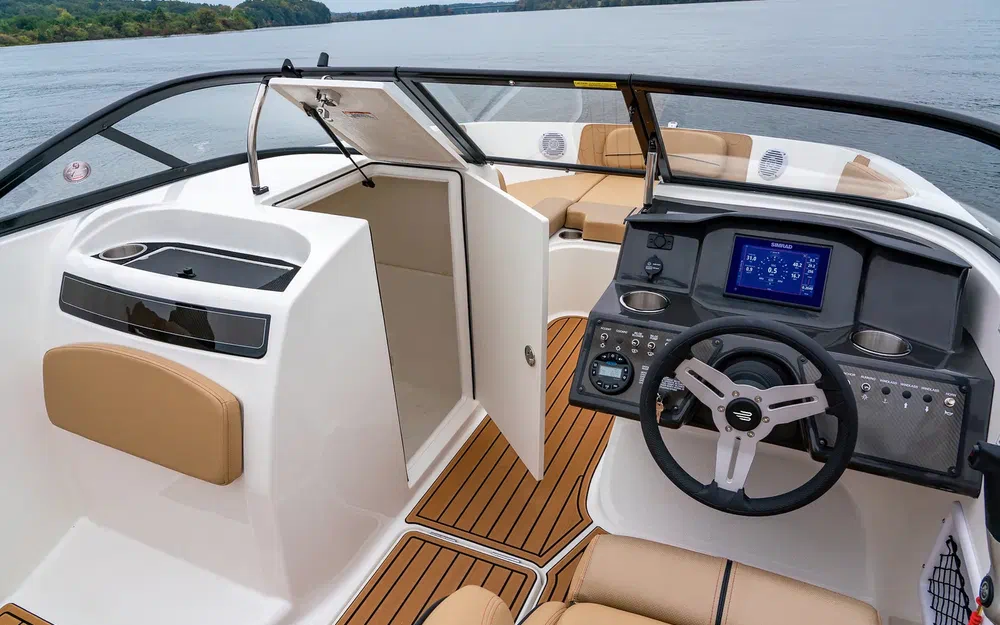 slider 6 Bayliner VR6 BOWRIDER OB