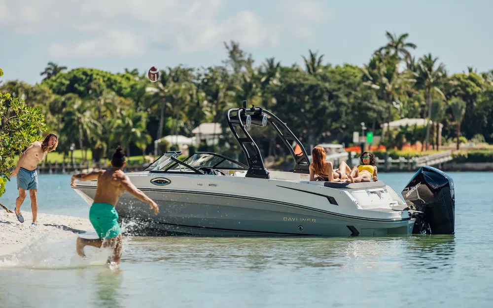 slider 1 Bayliner VR6 BOWRIDER OB