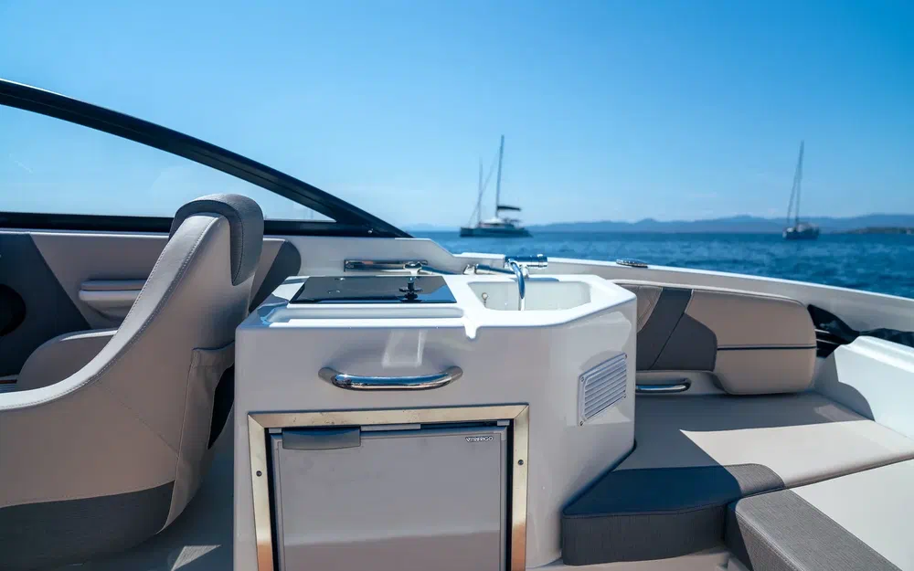 slider 8 Bayliner VR6 Cuddy